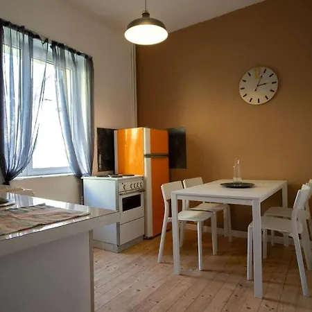 2bdr Flat In Centre Daire *