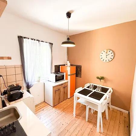 Lejlighed 2bdr Flat In Centre *