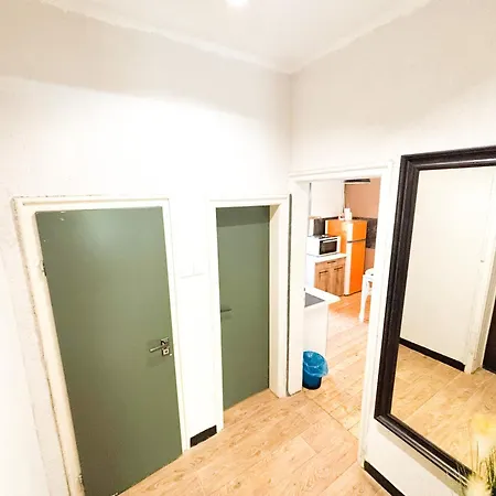 2bdr Flat In Centre Apartment *